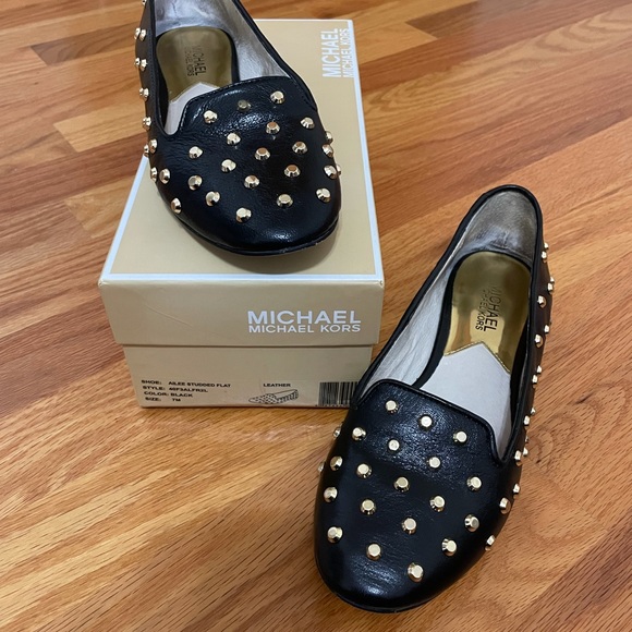 Michael Kors Ailee Studded Flat black leather gold studs size 7M - Picture 1 of 10